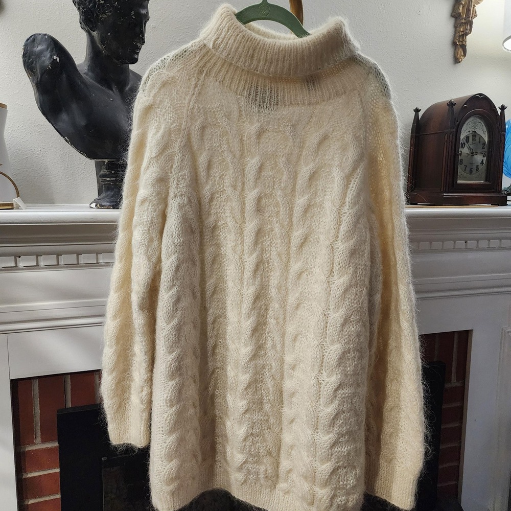 Express Vintage‎ 80s Handknit Mohair Oversized Cable Knit Turtleneck Sweater M